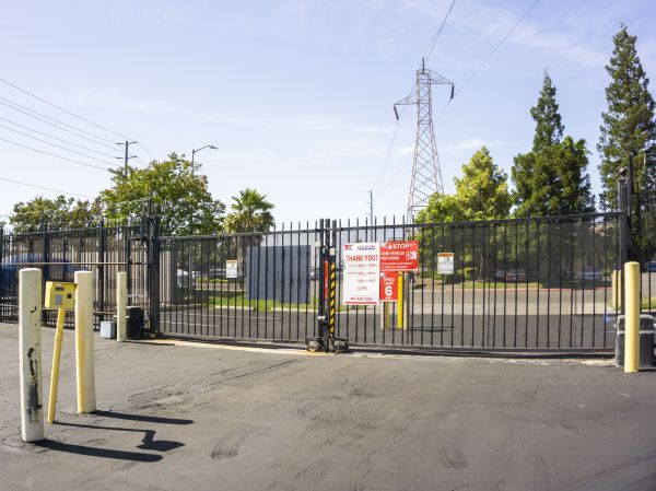 Devon Self Storage - 9148 - Stable - 2080 Hallmark Drive