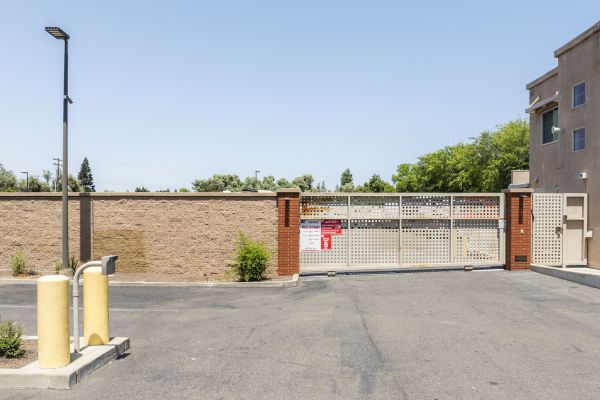 Devon Self Storage Sacramento, California - 4111 Marconi Avenue