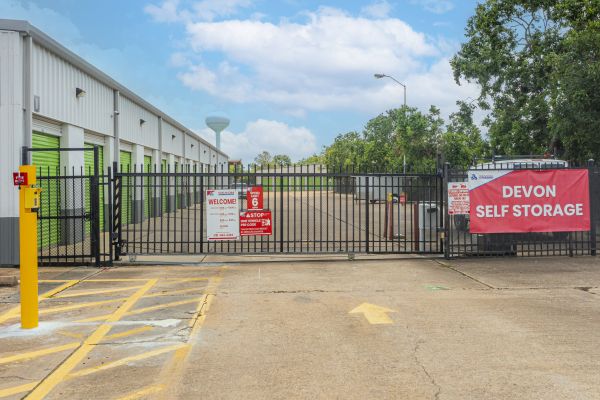 Devon Self Storage - 9160 - Highway 6 - 6610 Highway 6 North