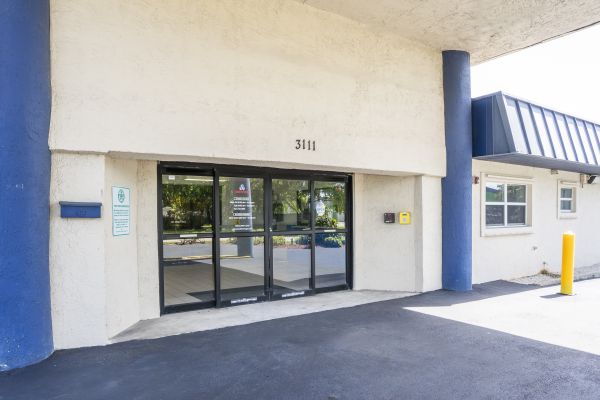 Devon Self Storage - 9130 - Pompano - 3111 Southwest 14th Court