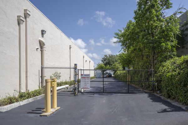 Devon Self Storage - 9130 - Pompano - 3111 Southwest 14th Court