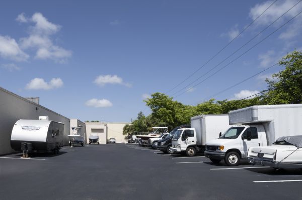 Devon Self Storage - 9130 - Pompano - 3111 Southwest 14th Court