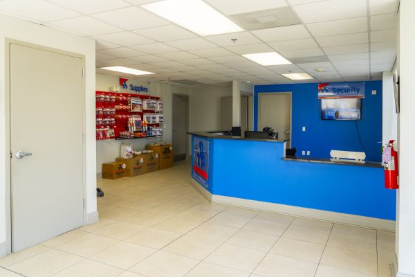 Devon Self Storage - 9165 - Jacksonville - 2188 Dunn Avenue
