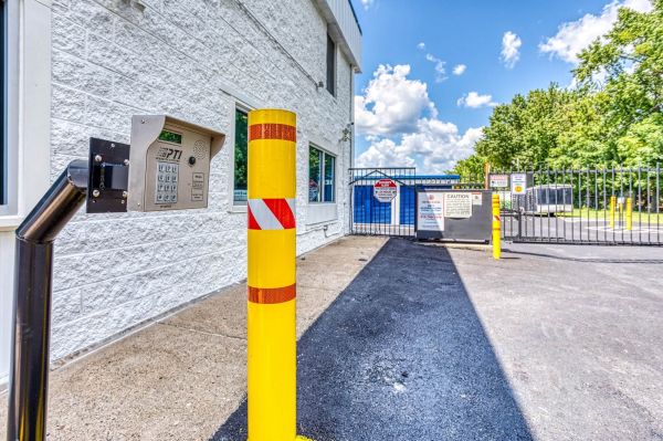 4 Storage 4 You - Bristol - 2900 Ford Road