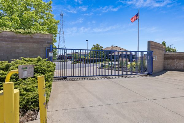 Storage Star Folsom - Nesmith - 600 Nesmith Court