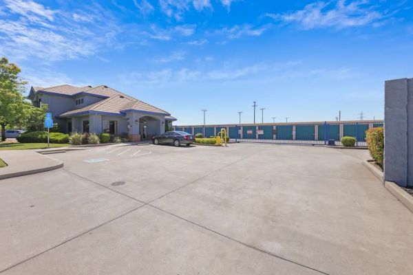 Storage Star Folsom - Nesmith - 600 Nesmith Court
