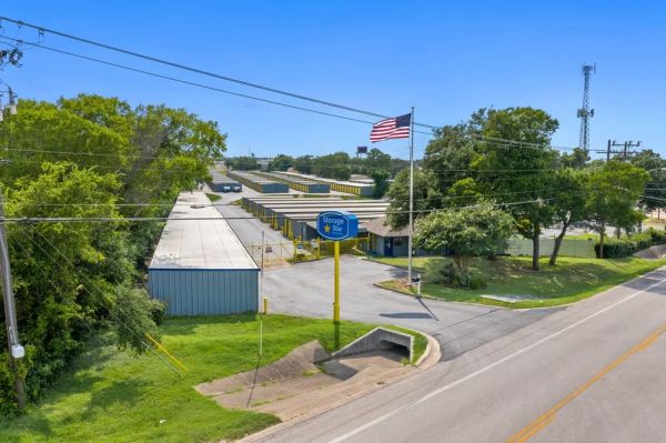 Storage Star Austin - Pond Springs - 13444 Pond Springs Road