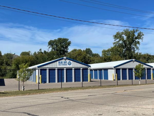 New Frontier Self Storage - Red Wing - 790 Tile Drive