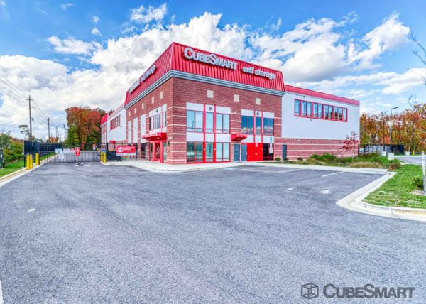 CubeSmart Self Storage - MD District Heights - 2121 Brooks Drive