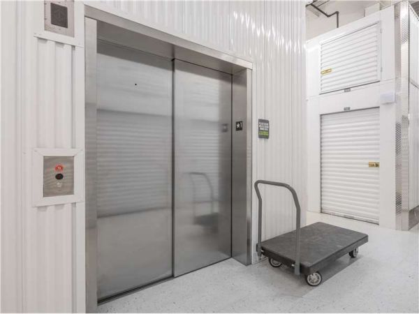 Extra Space Storage - 7216 - Oceanside - Long Beach Rd - 2525 Long Beach Road