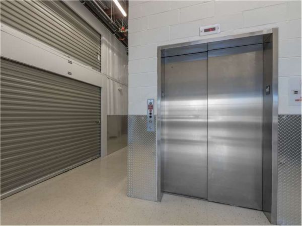 Extra Space Storage - 7218 - Hewlett - Broadway - 1150 Broadway