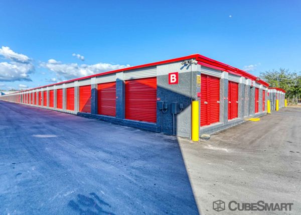 CubeSmart Self Storage - FL Tampa W Lindebaugh Ave - 5907 West Linebaugh Avenue