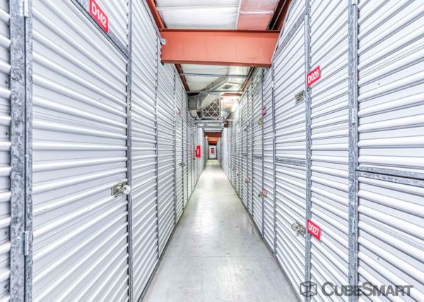 CubeSmart Self Storage - FL Tampa W Lindebaugh Ave - 5907 West Linebaugh Avenue