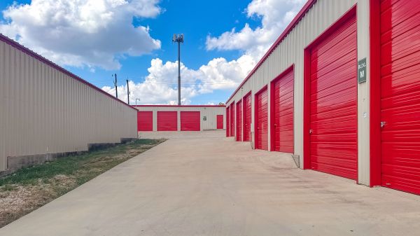 10 Federal Storage - FM 1516 - 5550 Farm to Market 1516