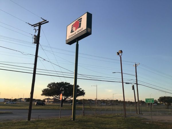 Storage Depot - Fort Worth - Self Service - 2801 East Loop 820 South
