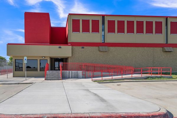 10 Federal Storage - Avenue F St - 2920 Avenue F