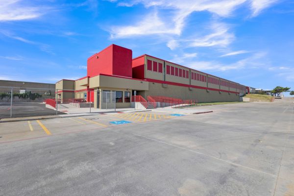 10 Federal Storage - Avenue F St - 2920 Avenue F