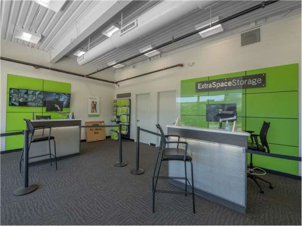 Extra Space Storage - 7493 - Curtis Bay - Energy Pkwy - 7620 Energy Parkway