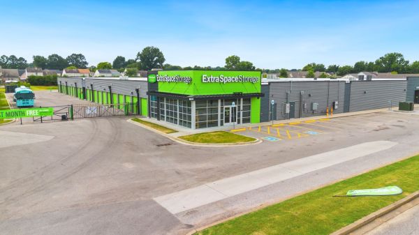 Extra Space Storage - 7548 - Memphis - Hacks Cross Rd - 4233 Hacks Cross Road