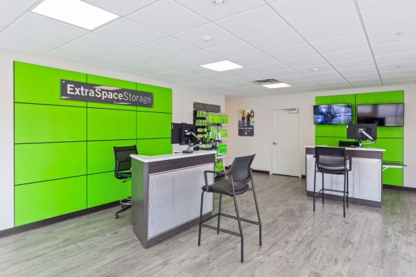 Extra Space Storage - 7548 - Memphis - Hacks Cross Rd - 4233 Hacks Cross Road