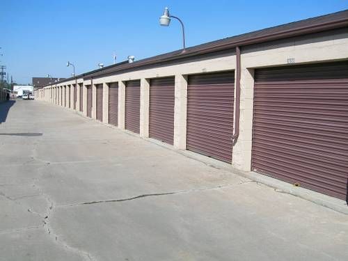 Metro Denver Self Storage - Chambers - 1951 South Chambers Road
