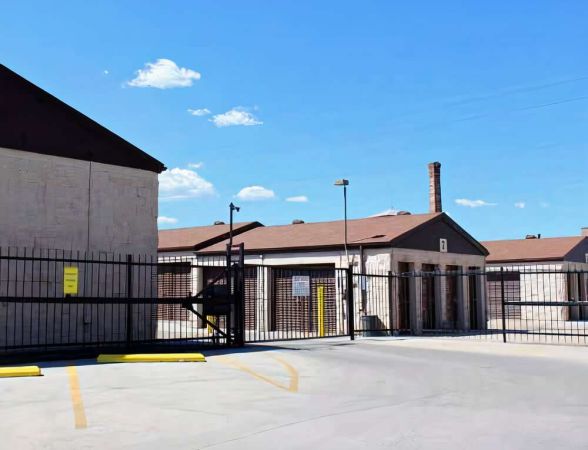 Metro Denver Self Storage - Chambers - 1951 South Chambers Road