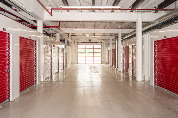 Devon Self Storage - 9187 - Buchanan - 1400 Buchanan Avenue Southwest