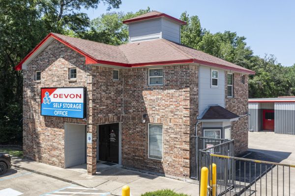 Devon Self Storage - 9159 - Conroe - 810 Gladstell Street