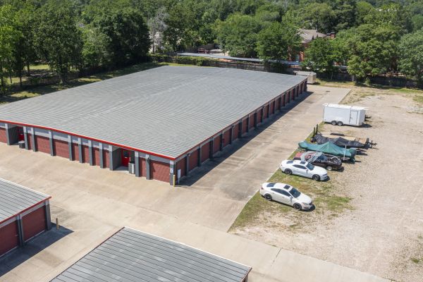 Devon Self Storage - 9159 - Conroe - 810 Gladstell Street