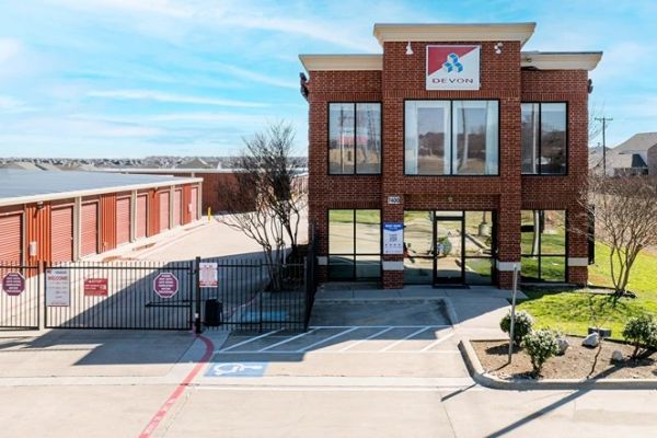 Devon Self Storage - 9004 - Fort Worth - 7400 Blue Mound Road