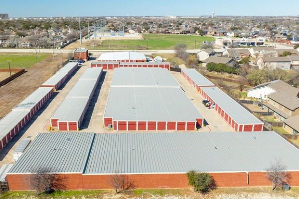 Devon Self Storage - 9004 - Fort Worth - 7400 Blue Mound Road