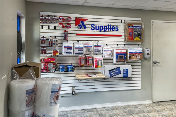 Devon Self Storage - 9155 - Harrisburg - 420 Amity Road