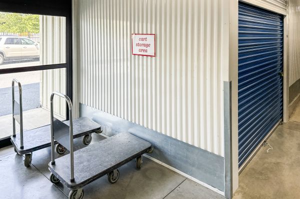 Devon Self Storage - 9155 - Harrisburg - 420 Amity Road