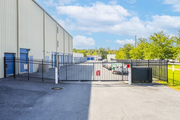 Devon Self Storage - 9155 - Harrisburg - 420 Amity Road