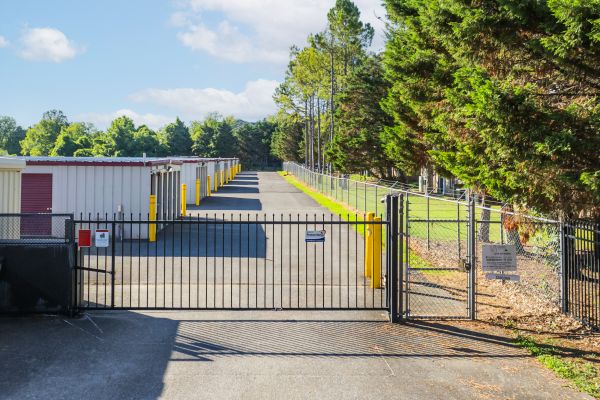 Devon Self Storage - 9009 - Mufreesboro - 1620 Lascassas Pike