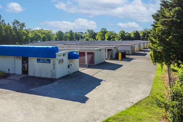 Devon Self Storage - 9009 - Mufreesboro - 1620 Lascassas Pike