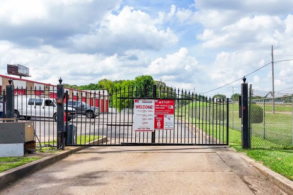 Devon Self Storage - 9117 - Getwell - 3577 New Getwell Road