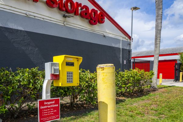 Devon Self Storage - 9164 - Okeechobee - 2190 Florida 70