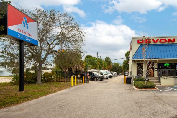 Devon Self Storage - 9132 - St. Petersburg - 7470 30th Avenue North