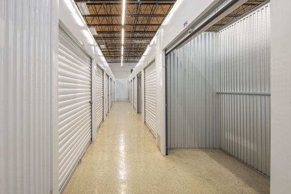 Devon Self Storage - 9132 - St. Petersburg - 7470 30th Avenue North