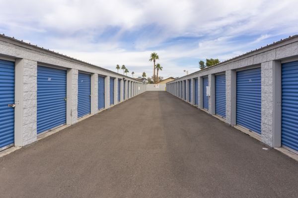 Devon Self Storage - 9129 - Pennington - 1930 South Pennington