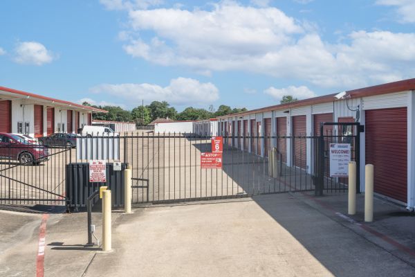Devon Self Storage Richmond, Virginia - 23110 Farm to Market 1093