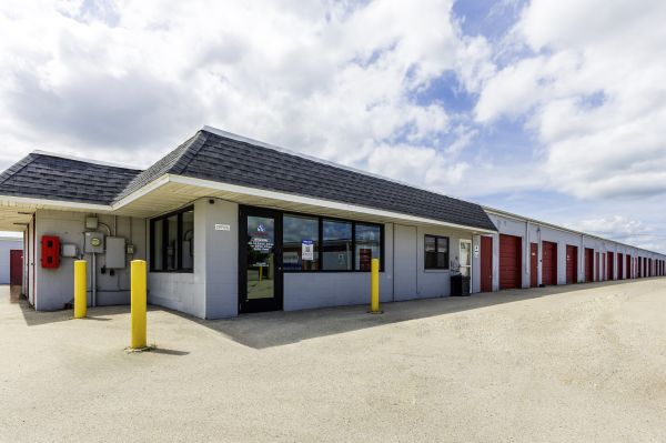 Devon Self Storage - 9001 - Urbana - 1408 West Anthony Drive