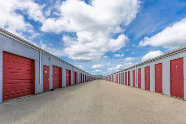 Devon Self Storage - 9001 - Urbana - 1408 West Anthony Drive