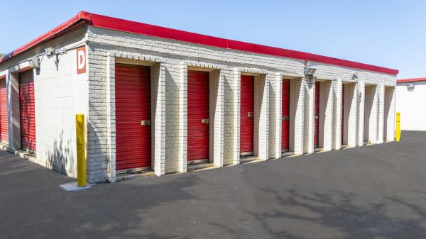 Devon Self Storage - 9112 - 6390 Winchester - 6390 Winchester Road