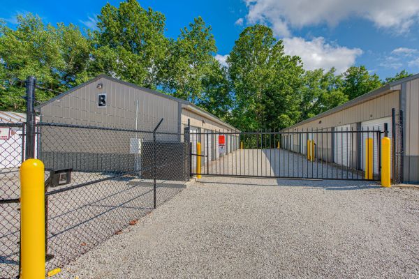 Hawkeye Storage: 3 Manor Dr - 3 Manor Drive