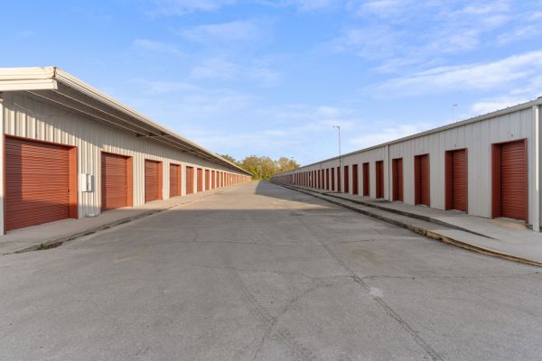 Lakeland Saver Self Storage - 4704 U.s. 92