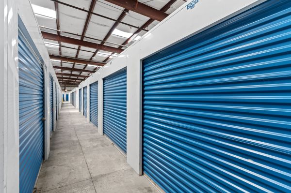 Eustis Saver Self Storage - 2910 Kurt Street