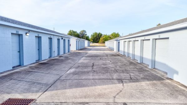 Stockpiles Self Storage - 4437 Treiman Boulevard