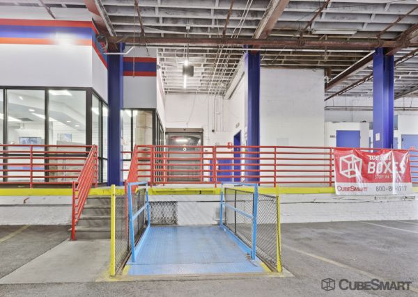 CubeSmart Self Storage - MD Baltimore Pleasant St - 211 East Pleasant Street